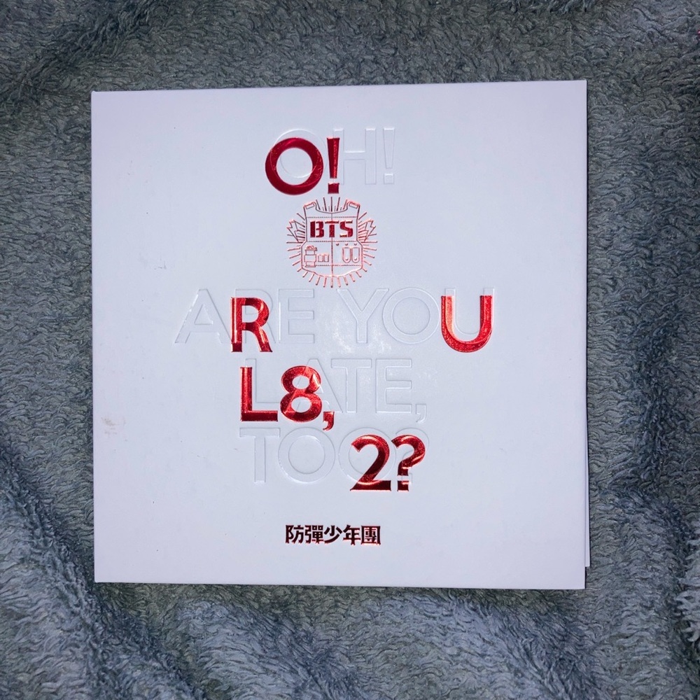 O!RUL82? album. In perfect conditions. Includes: a poster, 2 pcs